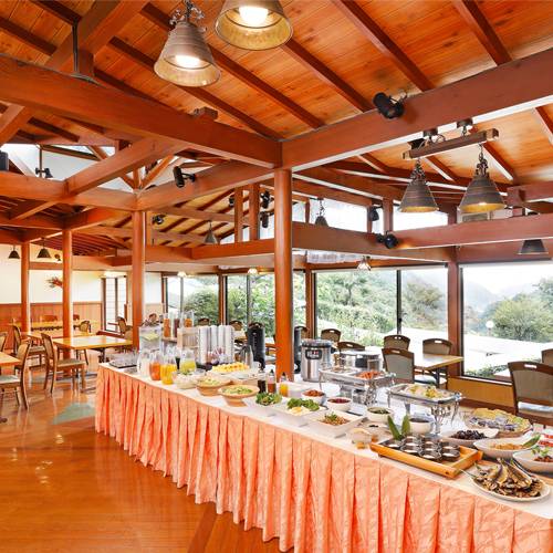 朝食はじんわり優しい
和食のバイキング / 2