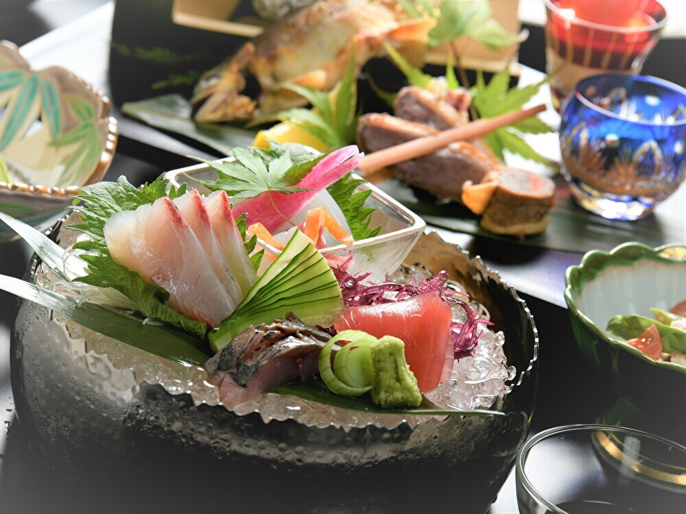 地元食材をふんだんに使った料理が好評4037512