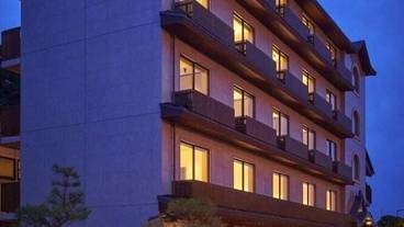 宿泊棟 外観(夜) / 4