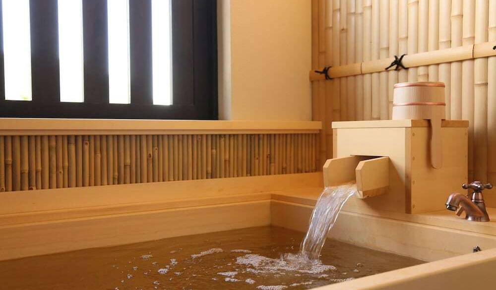 檜の香りで癒し度UP
贅沢な客室露天風呂 / 3