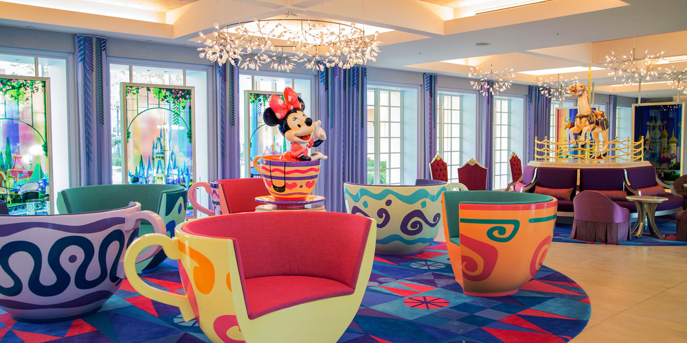 テーブルライト ディズニー おしゃれ 『アリス ローズイースト』 デスクライト インテリア 照明 ※北海道・沖縄・離島配送不可 夜のアフタヌーンティー特集2025年版。夜景が見えるレストランや