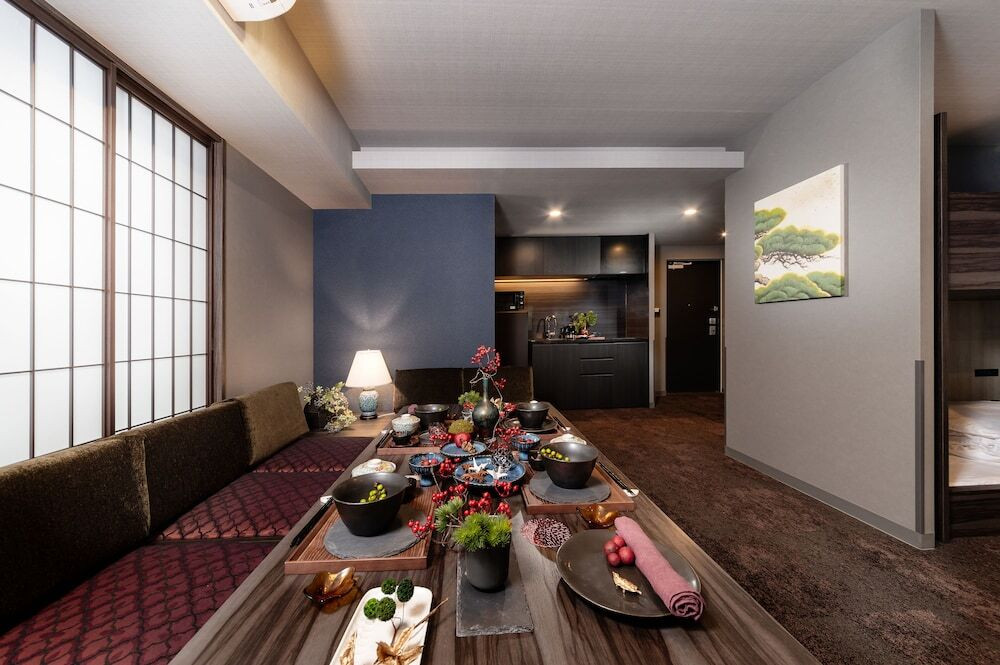 客室内のダイニングエリア