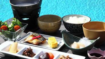 食事・飲み物 / 9