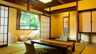 和室　4人部屋　共用バスルーム