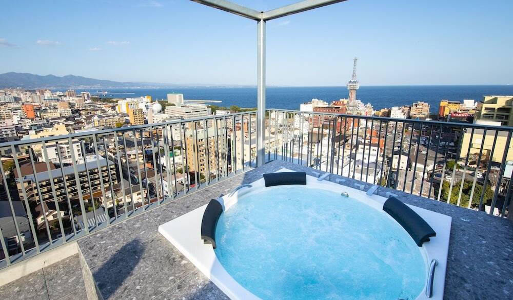 ジャグジーからは別府湾を一望 / 2