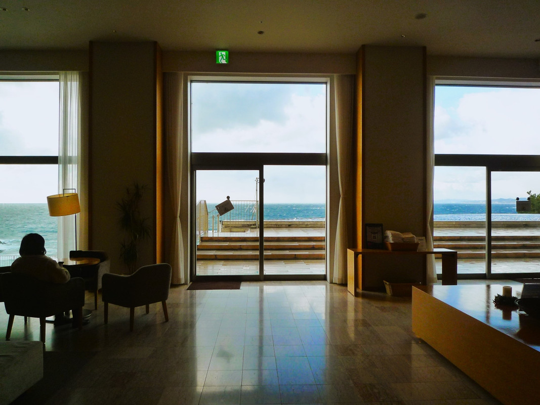 １階ロビーからオーシャンビュー