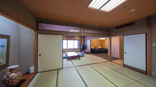 特別和洋室 禁煙 和室2室と洋室ツインベッドルーム1室