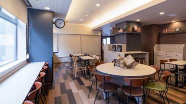 朝食スペース / 10