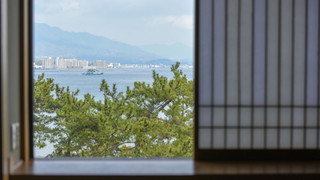 海を眺める和室 禁煙（バストイレ付8畳）