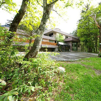 露天風呂でグイッと一杯♪森の中にたたずむ宿3647864