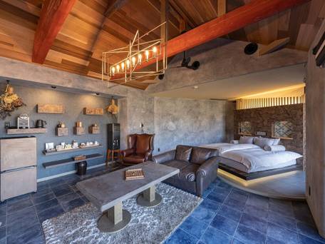 Yufuin Luxury Villa zakuro / 1