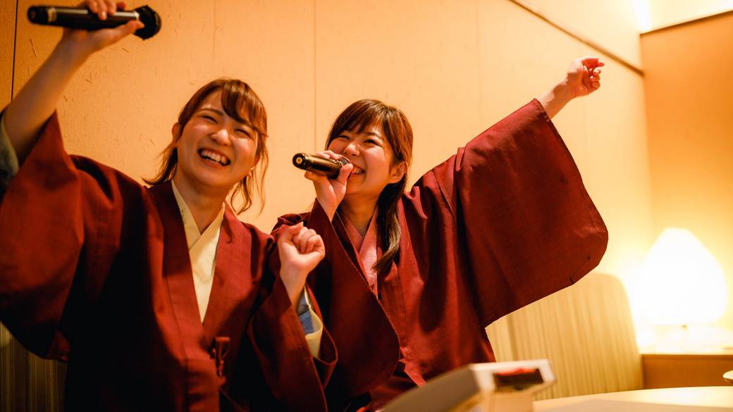 カラオケルーム / 2