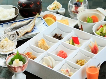 箱根の山々を望む「離れ」で優雅な家族ステイ3379753