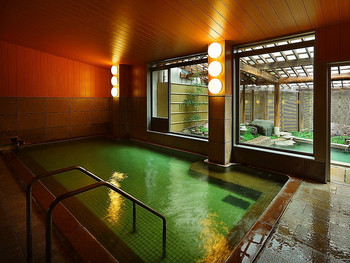 気分がはずむ♪エメラルド色の美人湯「月岡温泉」3844704