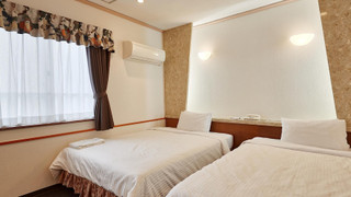 ツインルーム ダブルベッド 2 台 禁煙