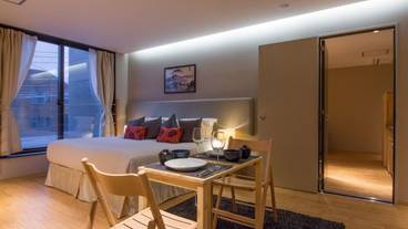 客室内のダイニングエリア / 11