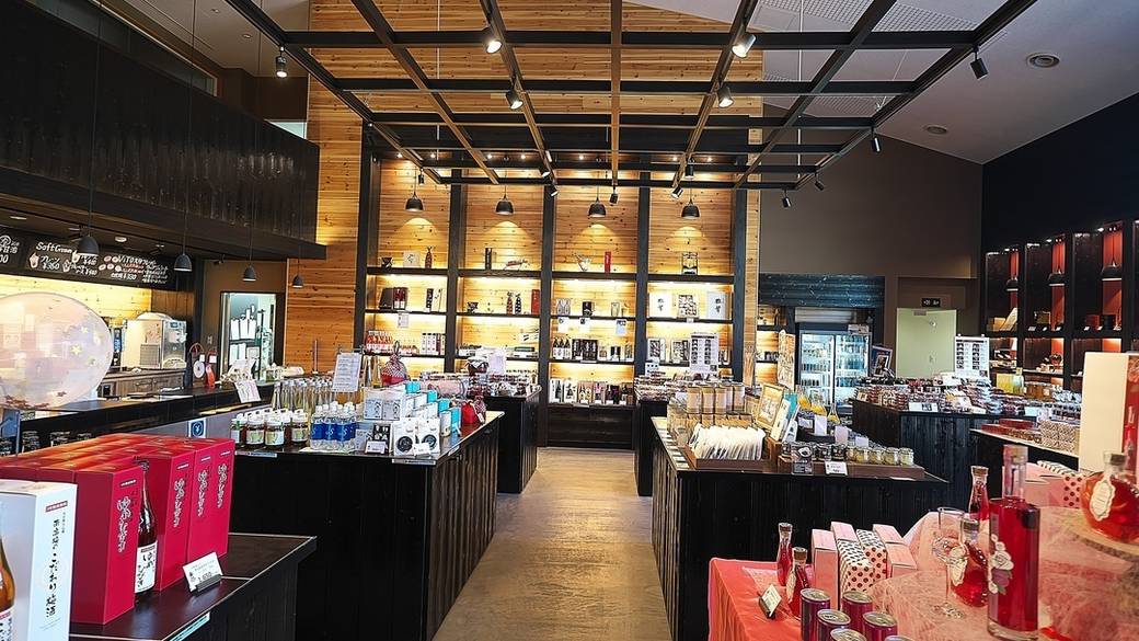 梅酒蔵おおやま 直売所 / 1