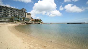 小浜海水浴場とホテル外観 / 2