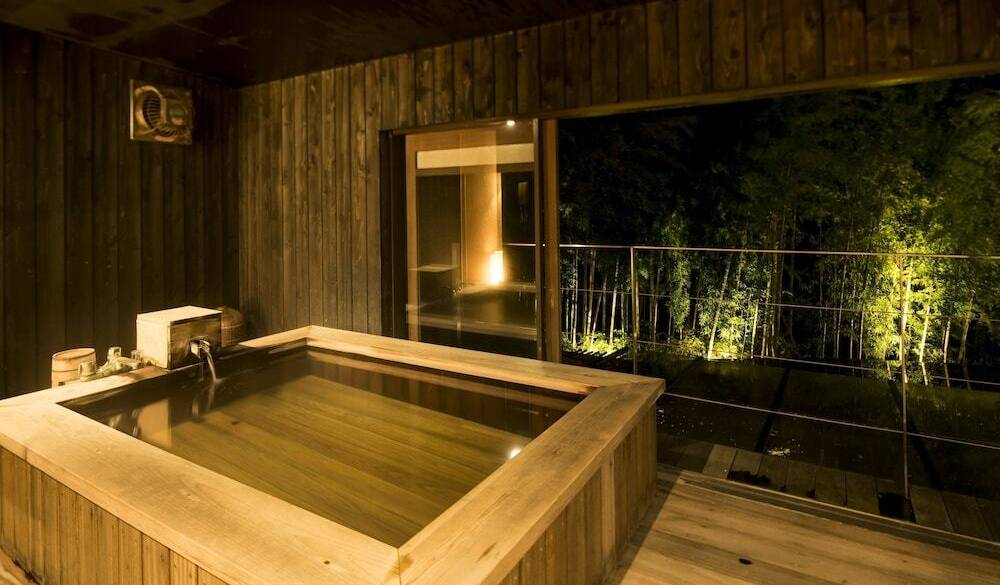 お部屋で再び温泉を満喫
かぐや姫気分にひたろう / 1