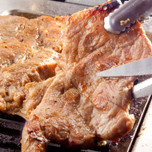 新大久保でサムギョプサルと並ぶ人気の焼肉「デジカルビ」を味わう！
