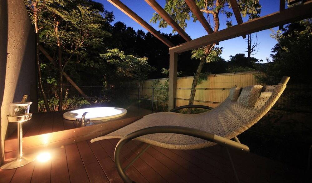 ジャグジー露天風呂で
プライベートな時間を / 2