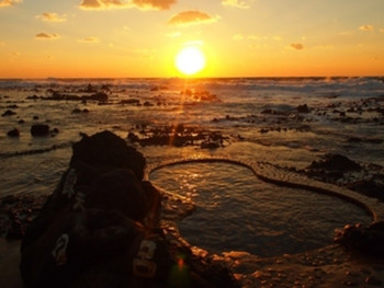 黄金色に輝く露天風呂で絶景にうっとり4248824