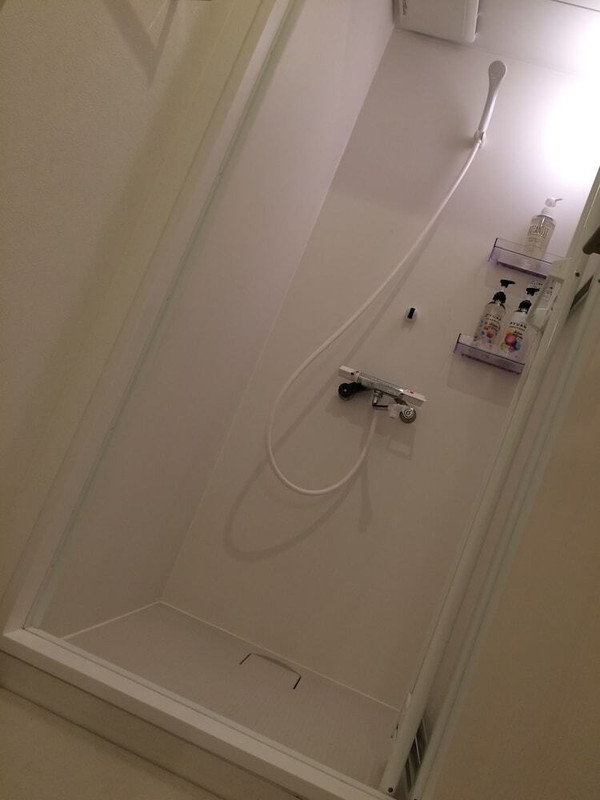 バスルームのシャワー