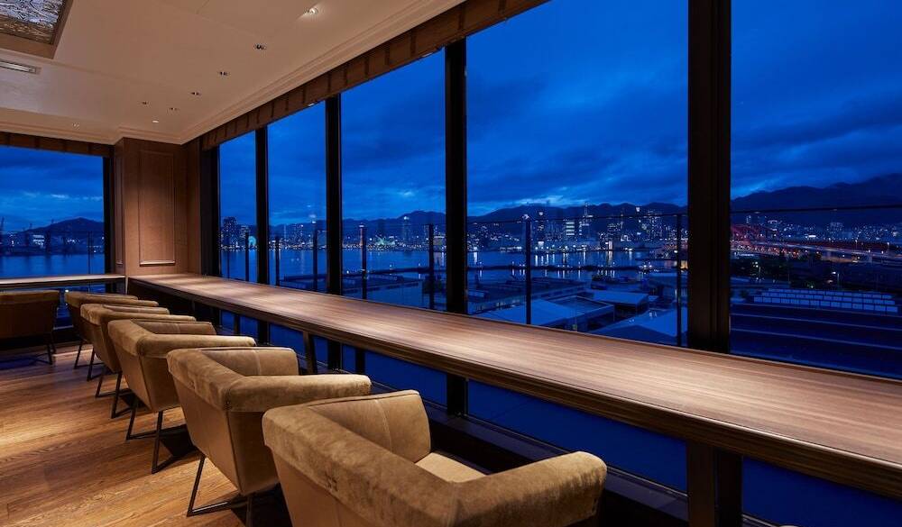 「1932」カウンター席 / 3