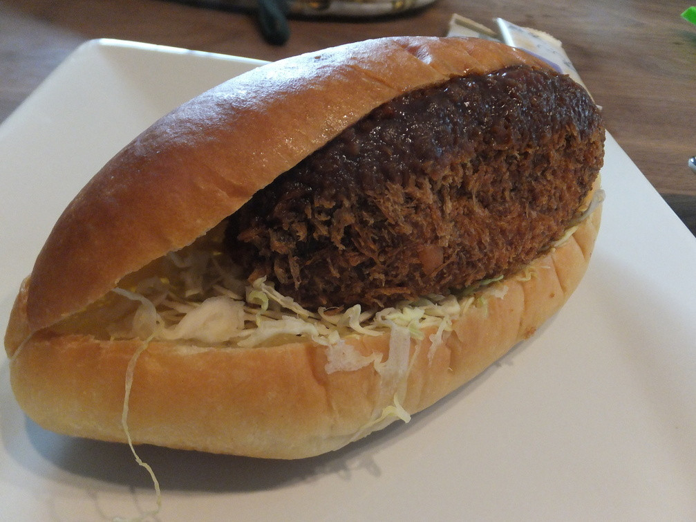 「みんなのぱんや」料理 51829 コロッケパン(\280)