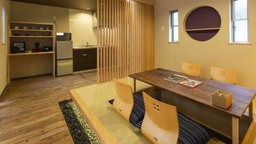 客室内のダイニングエリア / 23