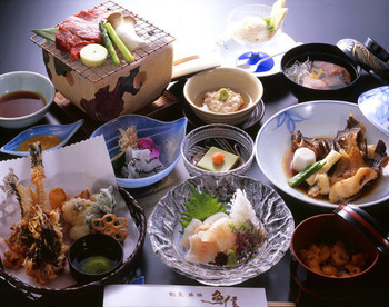 「魚信旅館」 料理 22602275 アコウ会席