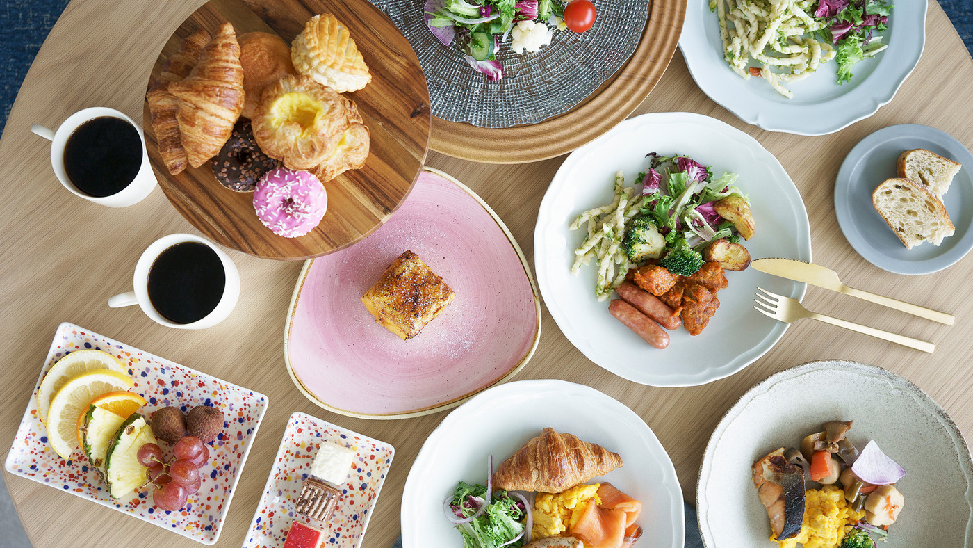 心まで満たされる優雅な朝食4282447