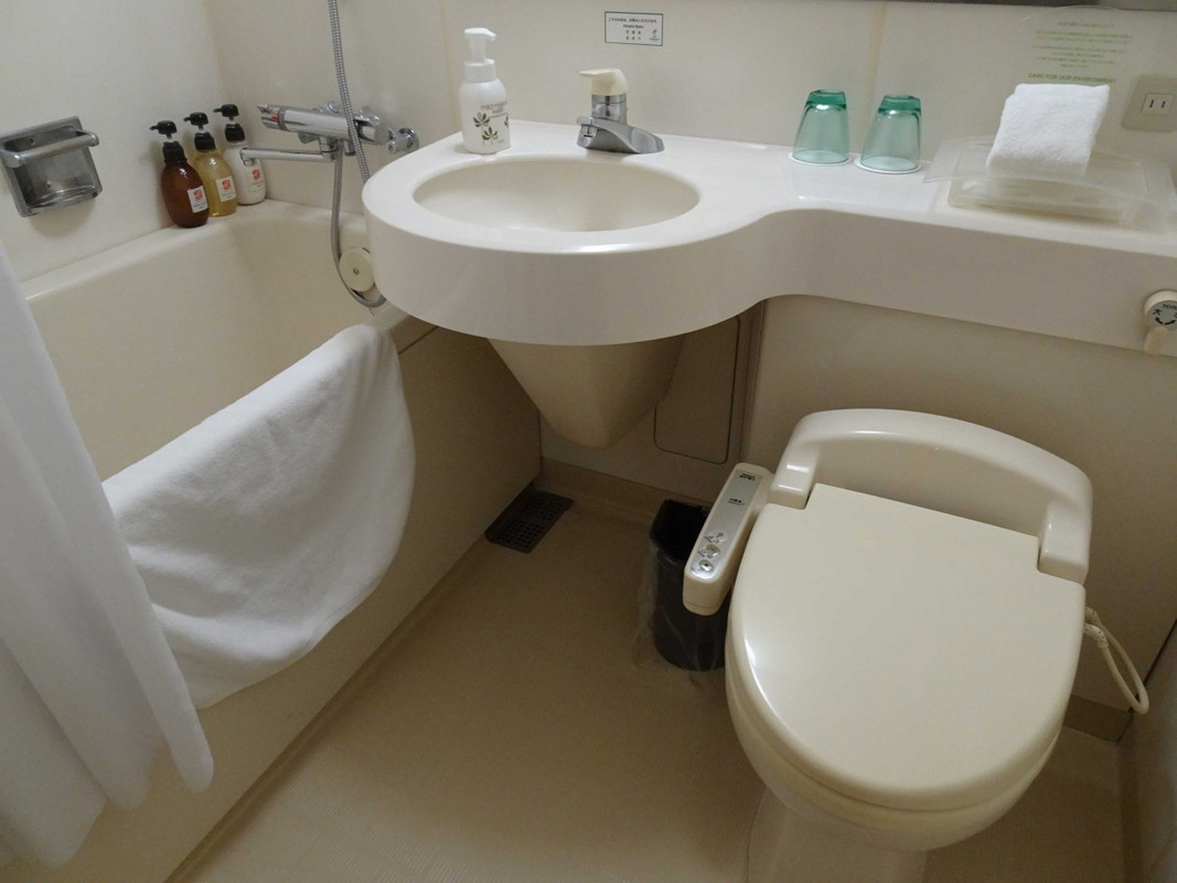 バスルーム、ちょっと古いです