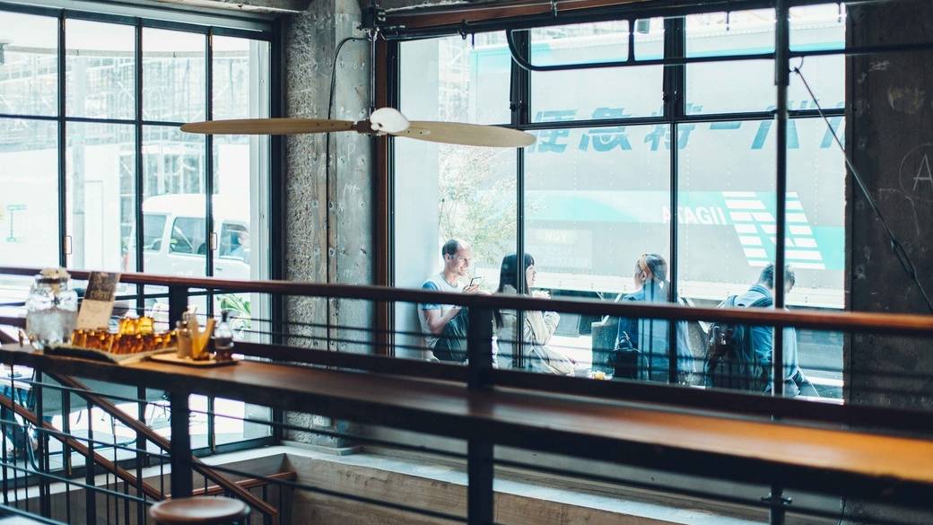 差し込む光が気持ち良い店内 / 5