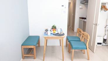 客室内のダイニングエリア / 24