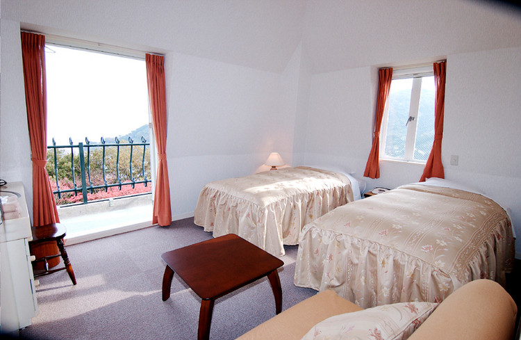 高台からの絶景と、カジュアルフレンチを味わうプチホテル4026986