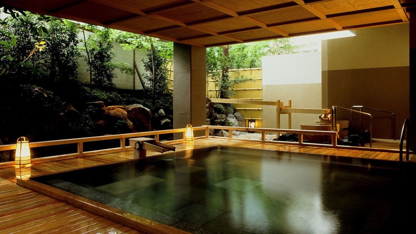 夕・朝食ともにバイキング!四万温泉一の大型温泉旅館3530601