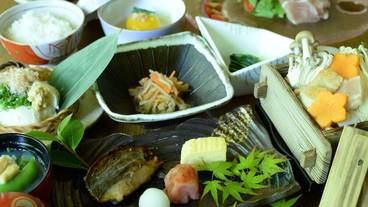 食事・飲み物 / 4