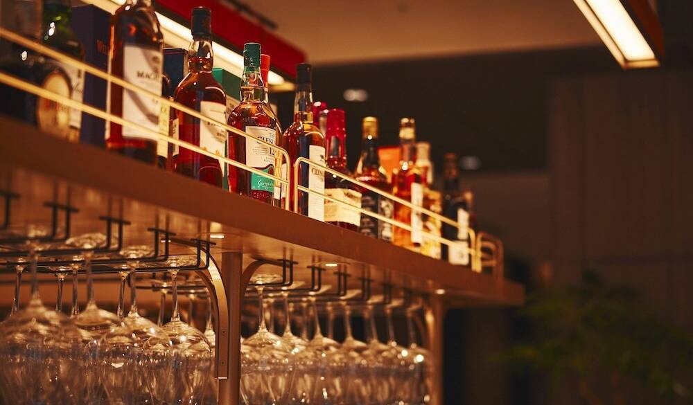 種類豊富なお酒がズラリと並ぶ / 5