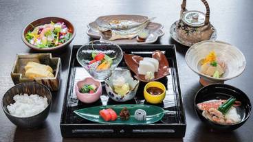 食事・飲み物 / 12