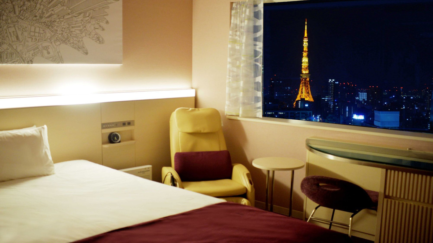 マッサージチェアで夜景鑑賞。眠りにこだわるおしゃれ宿3464008