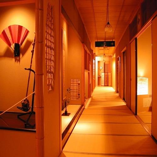 全館畳敷きの廊下から
日本情緒の非日常へ / 3