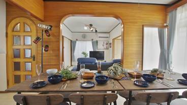 客室内のダイニングエリア / 13