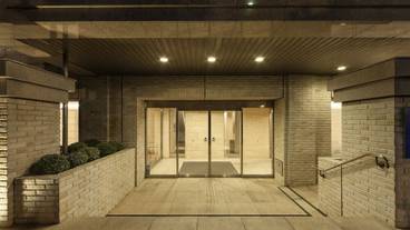 施設の入り口 / 12