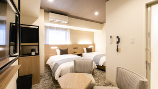 【禁煙】ユニバーサルツインルーム/26㎡/120 ㎝ 幅ベッド2台/2名迄