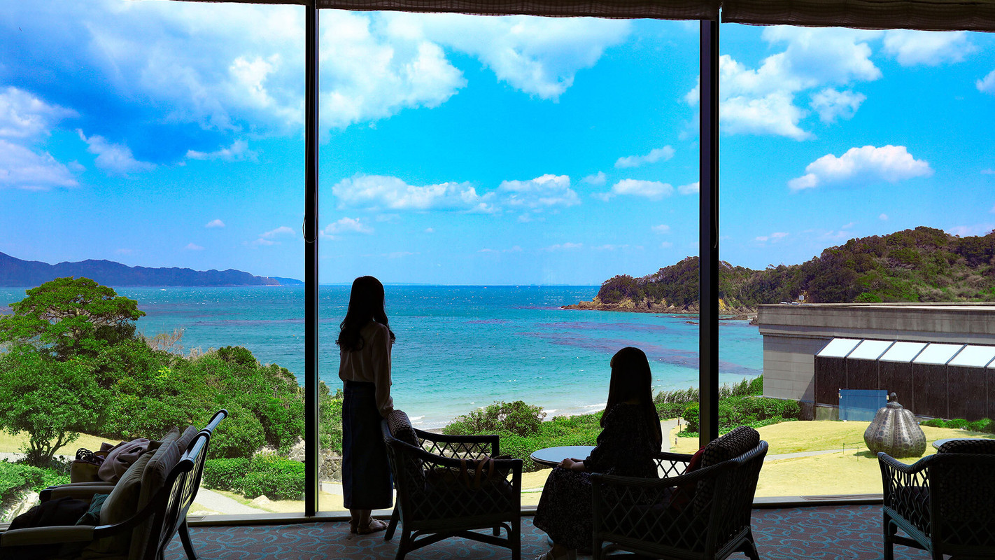 ロビーラウンジ