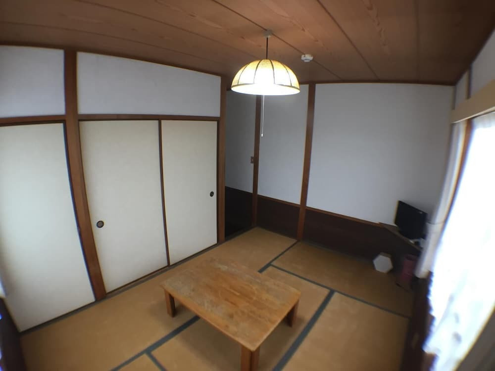 客室内のダイニングエリア