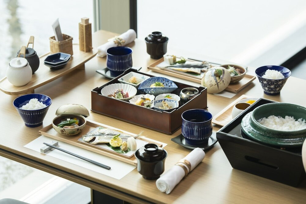 開放的な展望露天風呂で箱根の絶景に溶け込んで3930371