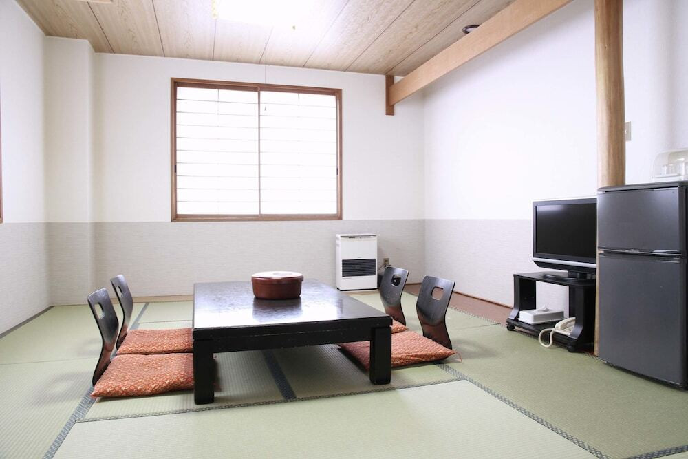 客室内のダイニングエリア