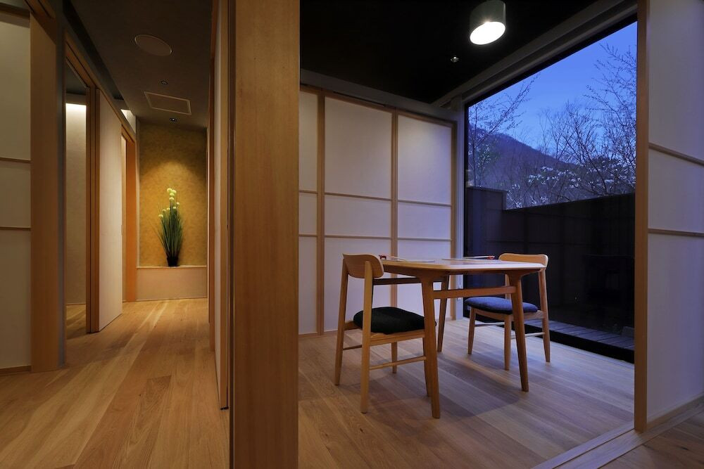 旅館のお食事処